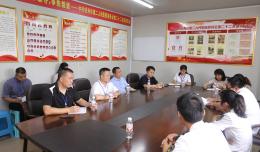 欽州市衛(wèi)生健康委到我院檢查指導(dǎo)創(chuàng)建國家衛(wèi)生城市工作